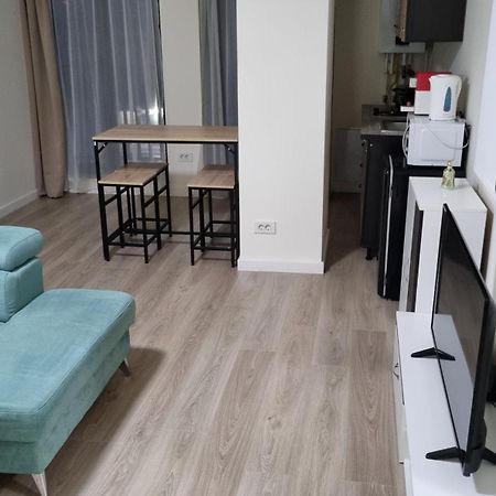 Apartament Cwa 1 Aeroport Otopeni Ngoại thất bức ảnh