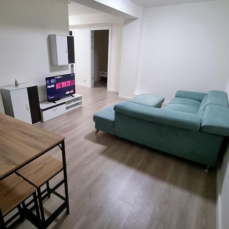 Apartament Cwa 1 Aeroport Otopeni Ngoại thất bức ảnh