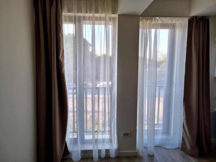Apartament Cwa 1 Aeroport Otopeni Ngoại thất bức ảnh